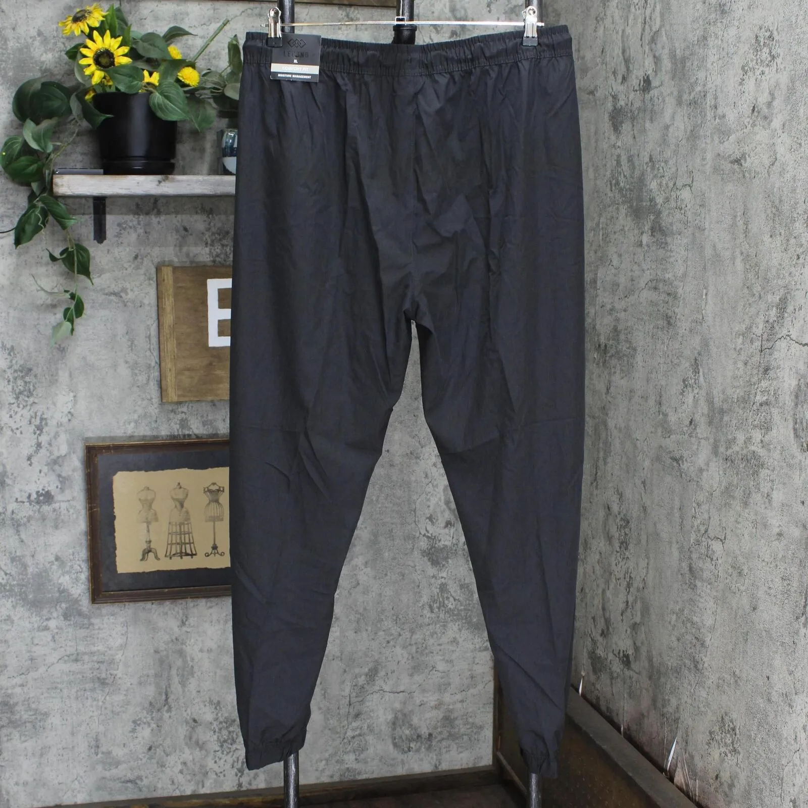 Leg3nd Men's Moisture Management Comfort Fit Lightweight Jogger Pants