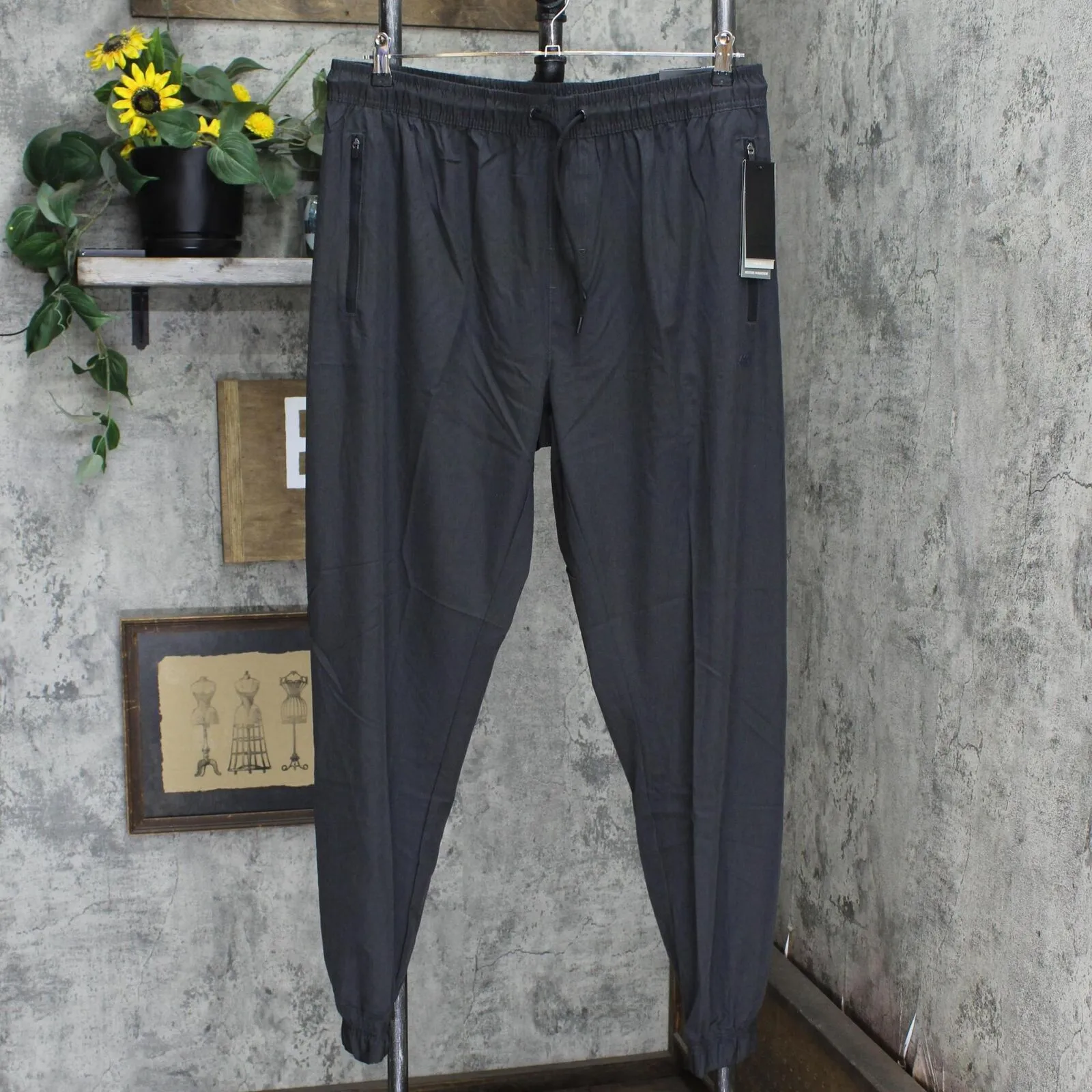 Leg3nd Men's Moisture Management Comfort Fit Lightweight Jogger Pants
