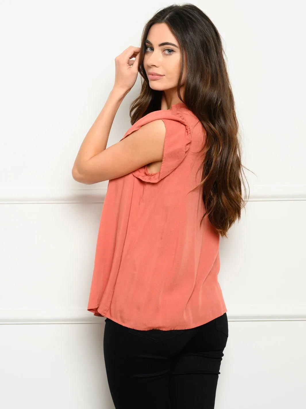 WOMEN'S LACE TRIM FLUTTER SLEEVE TOP