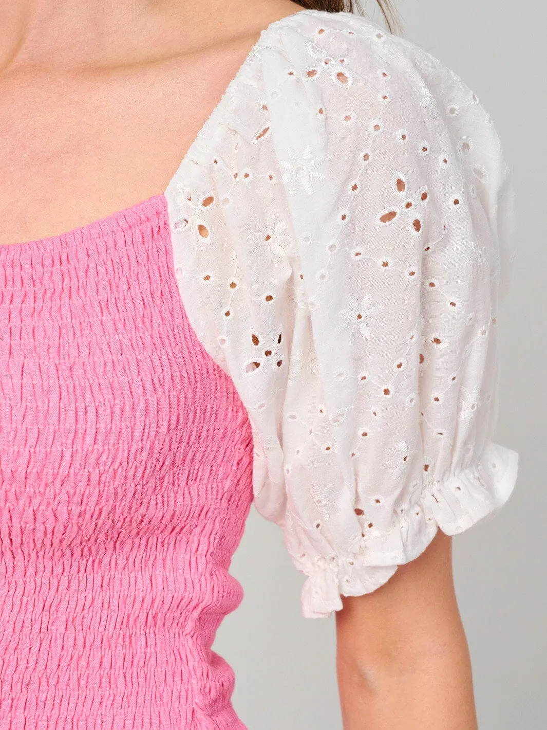 WOMEN'S SHORT EYELET SLEEVE SMOCK TOP