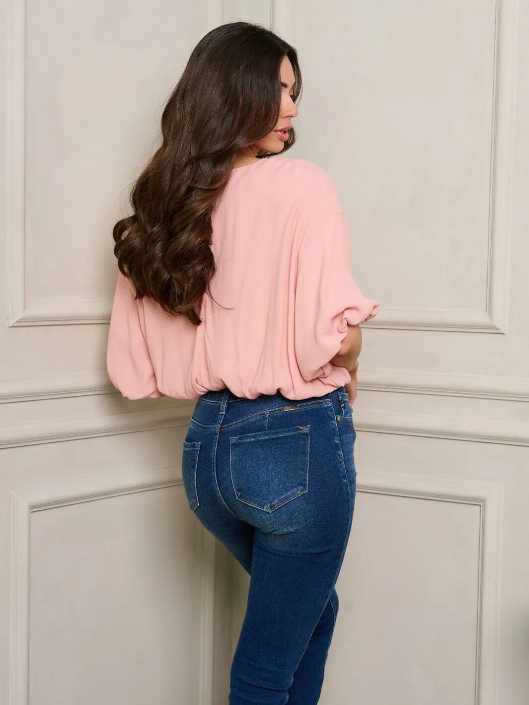 WOMEN'S SHORT PUFF SLEEVE V-NECK TOP