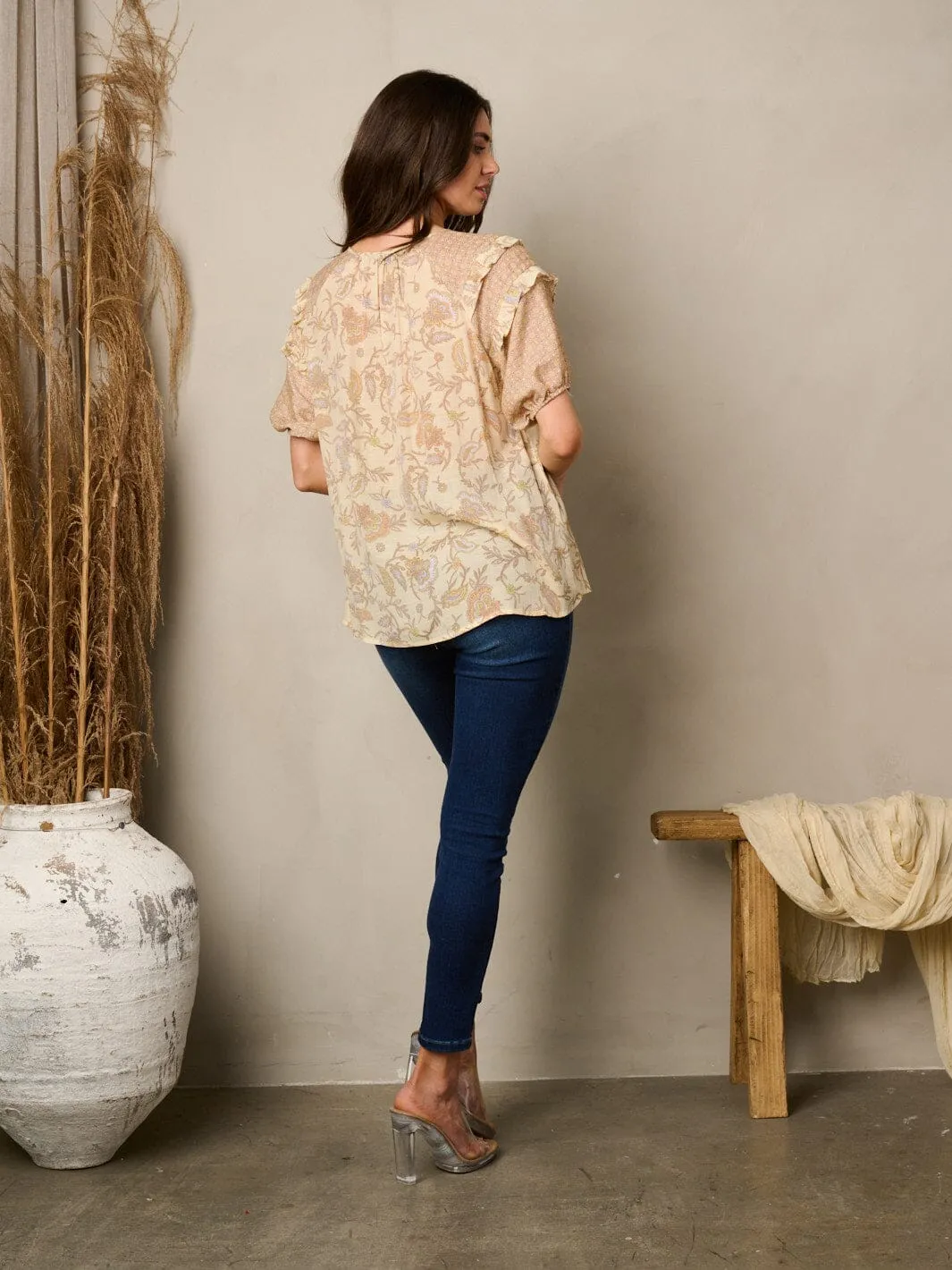 WOMEN'S SHORT SLEEVE RUFFLE FLORAL TOP
